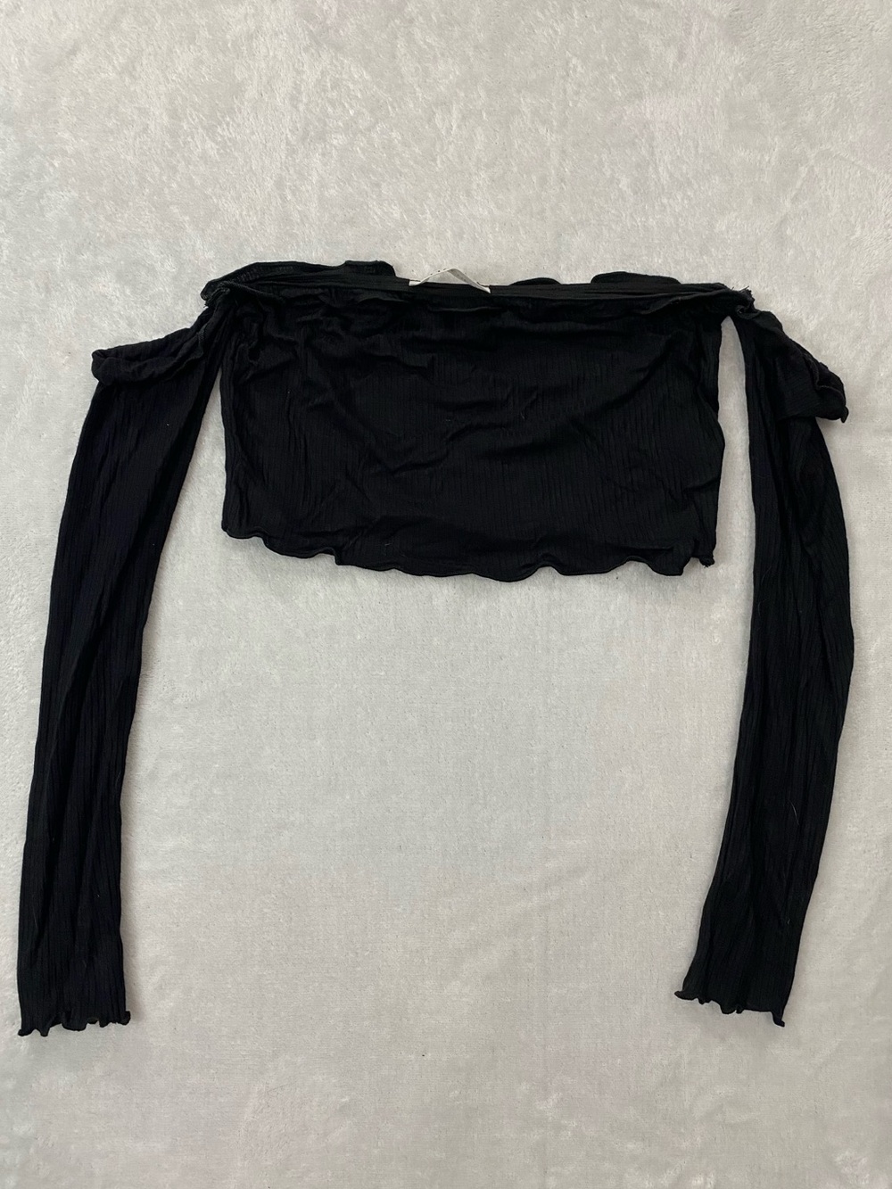 Black Off-Shoulder Long Sleeve Crop Top - (S)